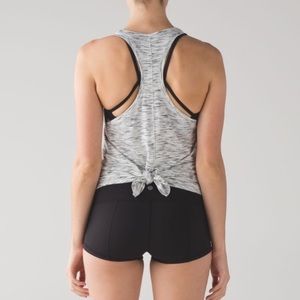 Lululemon Tieback grey tank
